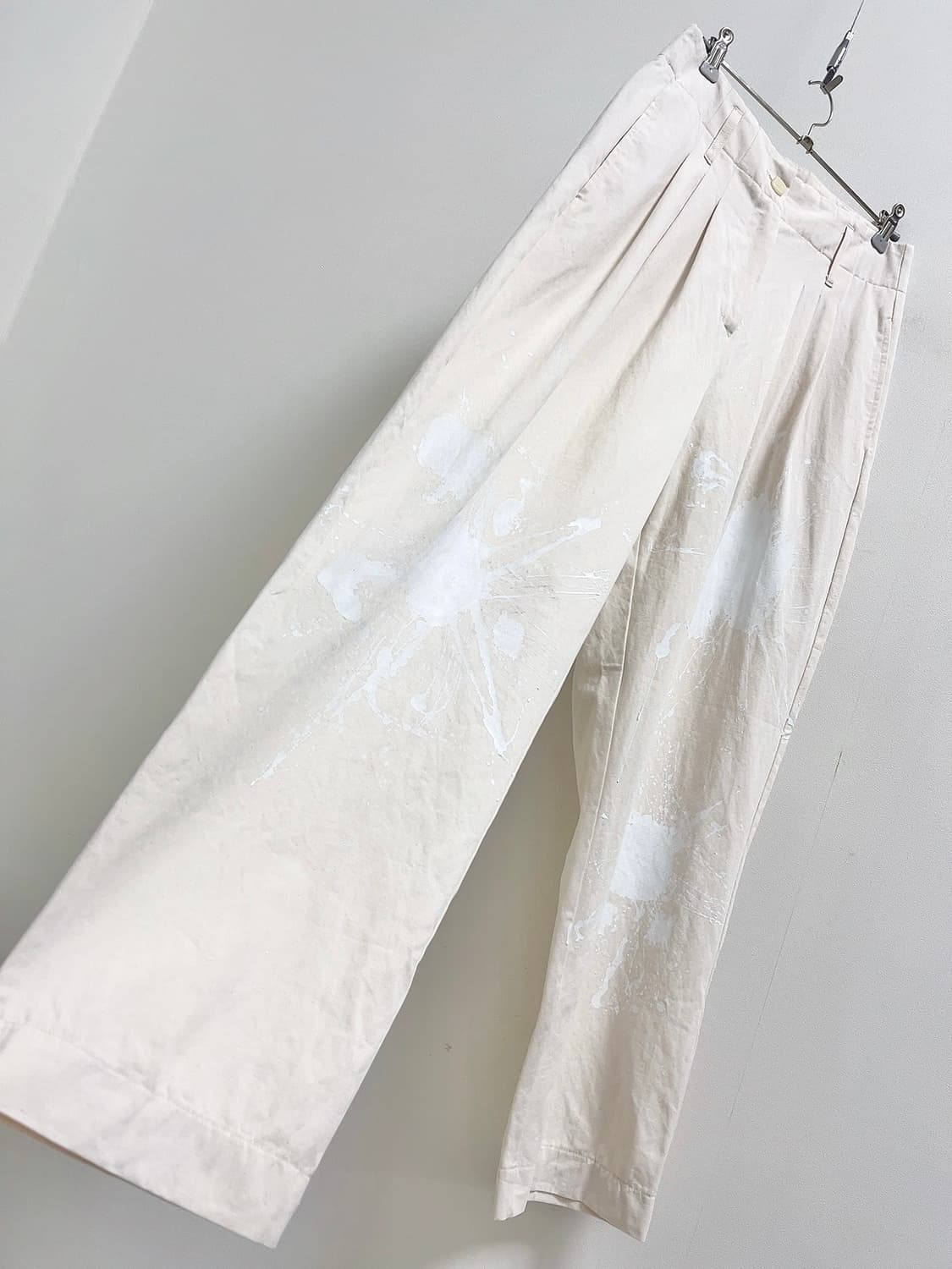 더일마 페인티드 핀턱 팬츠 상품이미지4