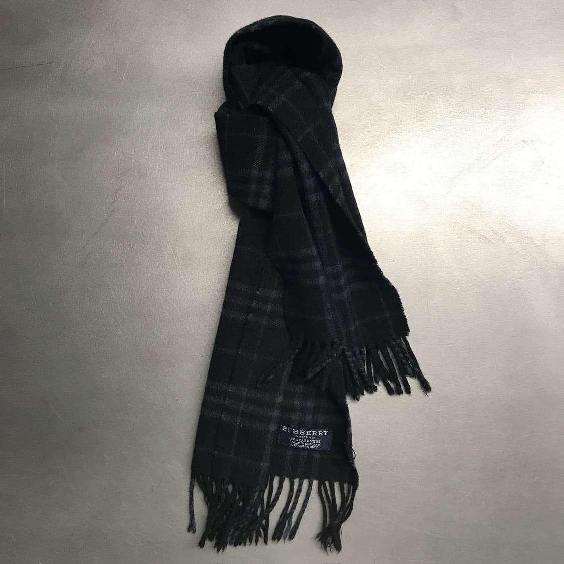 버버리 정품 캐시미어 머플러 블랙 상품이미지1