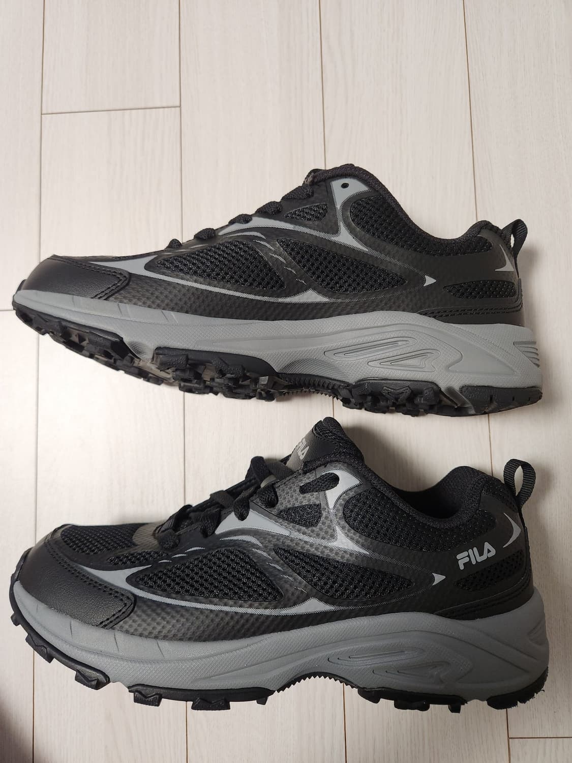 휠라 남녀공용 운동화 스타보 TR 사이즈250

운동화/남녀공용/로우탑/ 상품이미지5