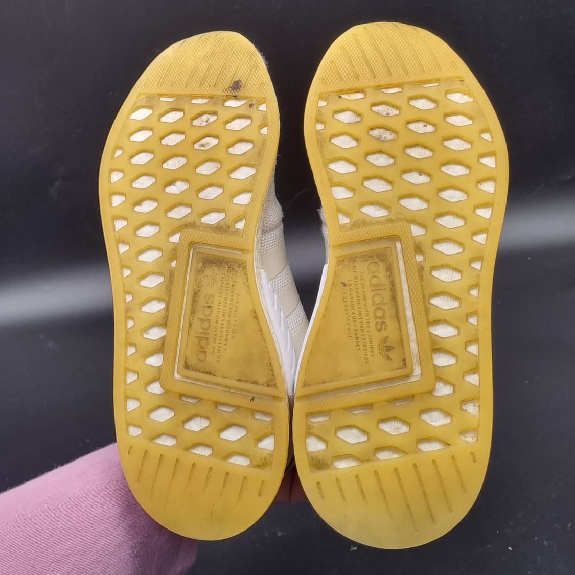 아디다스 NMD R1 스니커즈250 상품이미지3