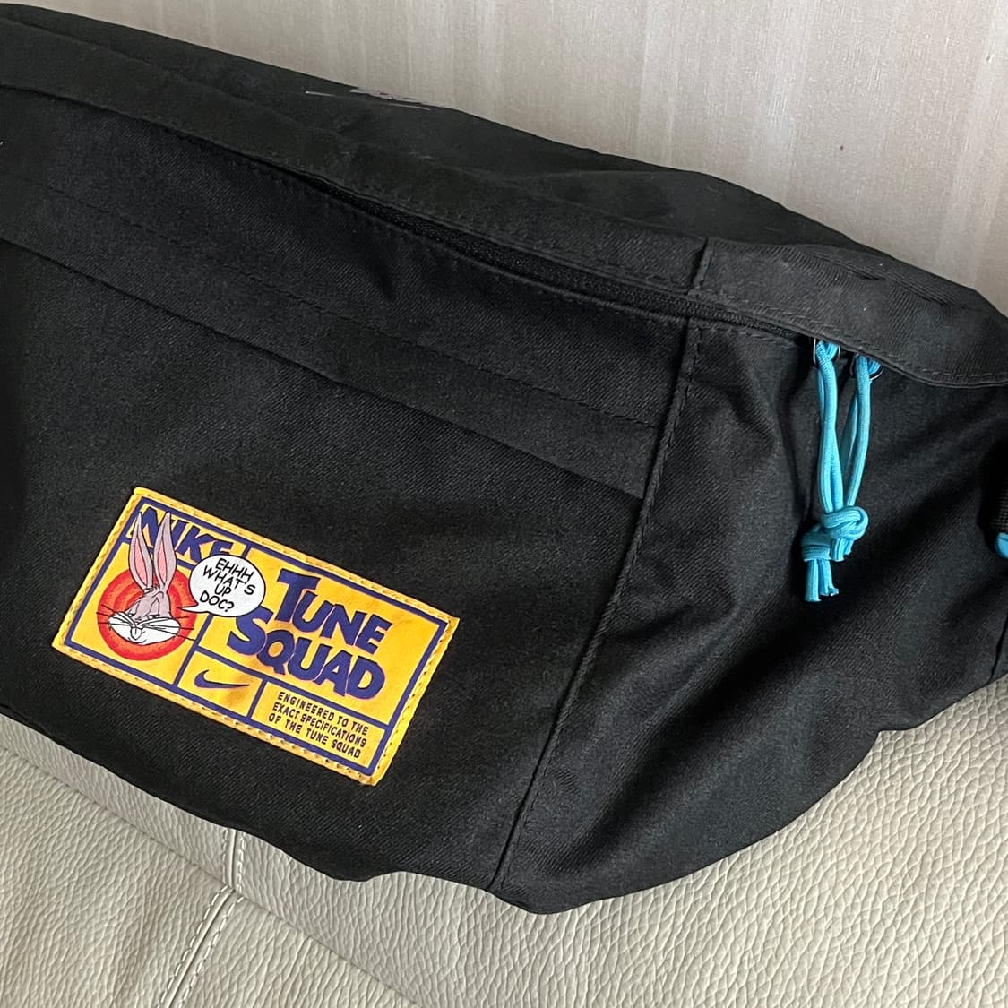 나이키 루니툰 콜라보 가방 힙색 크로스백 상품이미지5