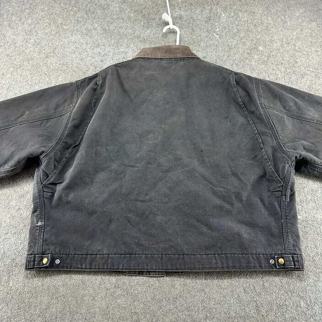 칼하트 J01 디트로이트 컨트롤드 레인 엘엘씨 커스텀 자켓 블랙 상품이미지4