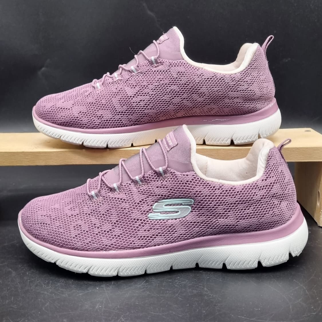 스케쳐스 써밋 여성슬립온 240 상품이미지1