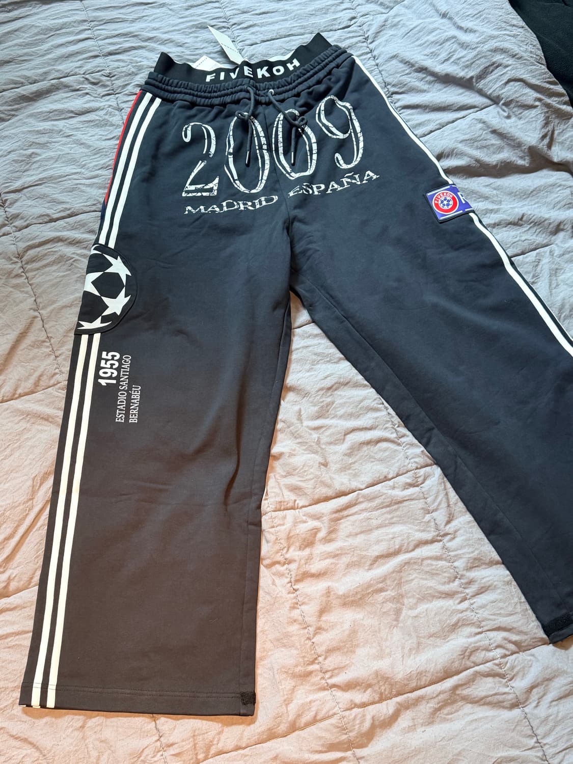 Fivekoh 세븐그래픽 스웻팬츠 2 (양홍원 착용) 상품이미지1