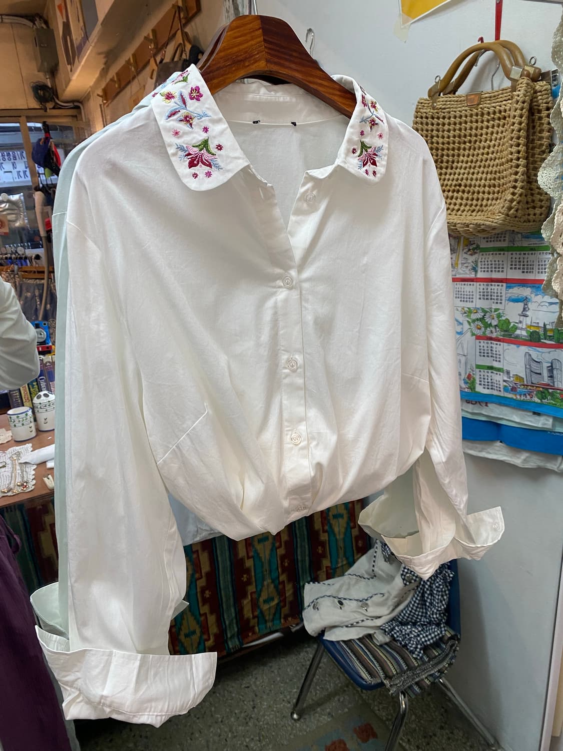 유럽빈티지 스판 자수 블라우스 상품이미지3