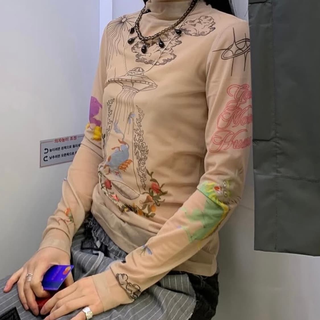 앤아더스토리즈 시스루 티셔츠 상품이미지2