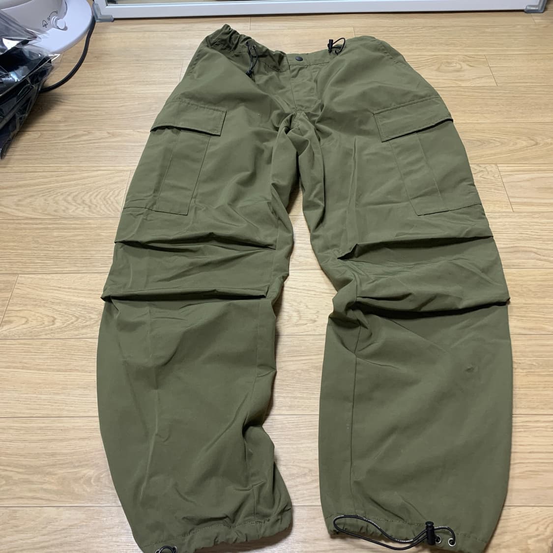 M]유니폼브릿지 UNIFORM BRIDGE 입체 턱 카고 조거 팬츠 상품이미지1