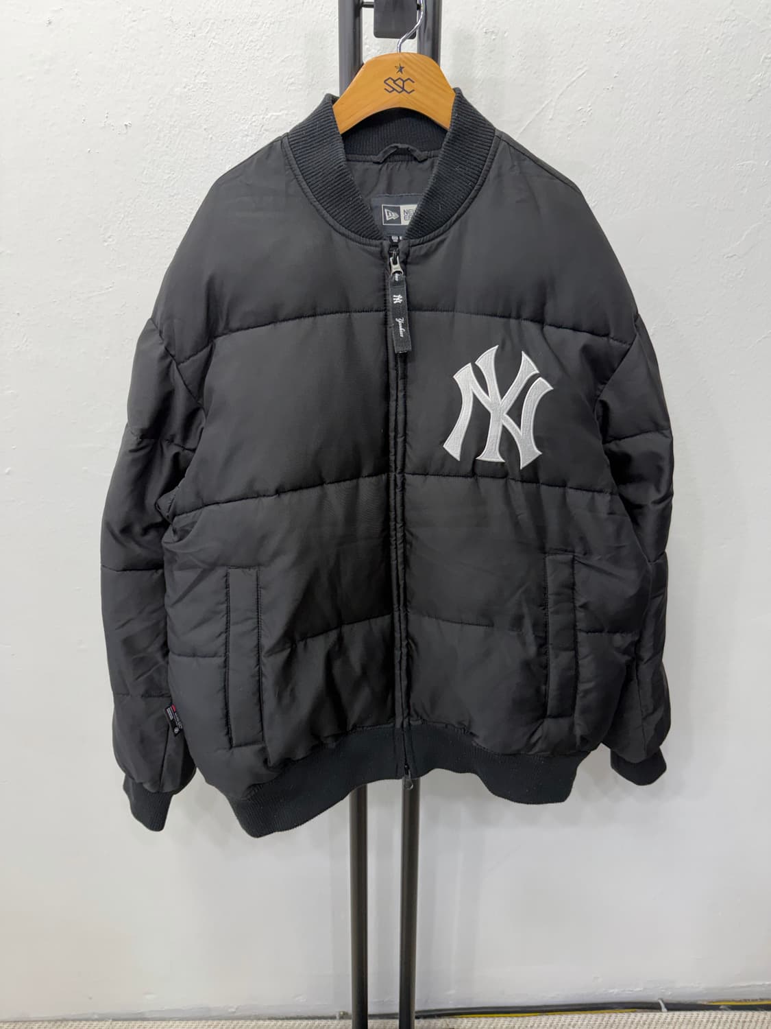 정품) 뉴에라 뉴욕 양키스 블랙 패딩 100 상품이미지1