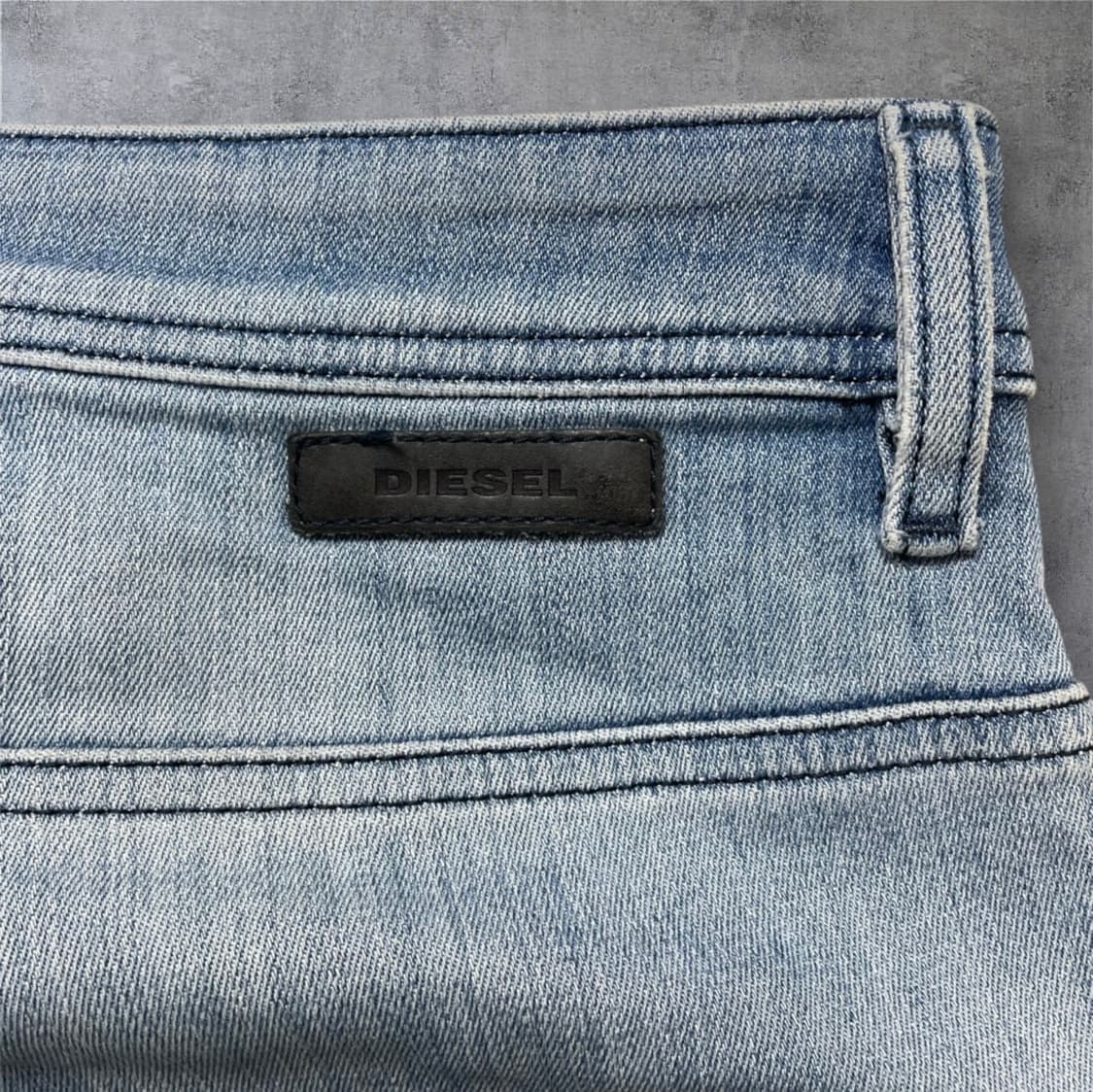 디젤 라이트블루 KROOLEY-T 슬림 테이퍼드 데님팬츠 34 상품이미지9