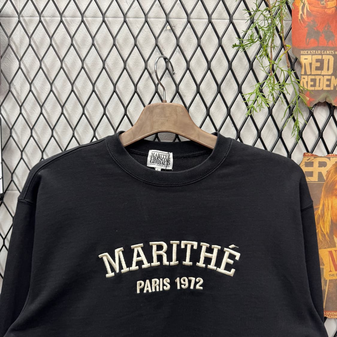 마리떼 프랑소와 저버 맨투맨 전면 레터링 로고 포인트 블랙 상품이미지3