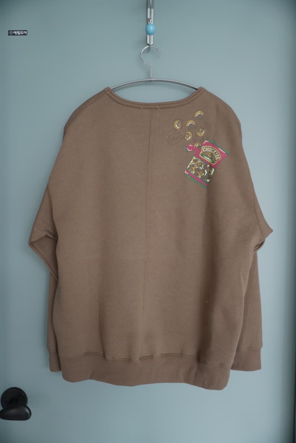 패치 자수 포인트 맨투맨 상품이미지2