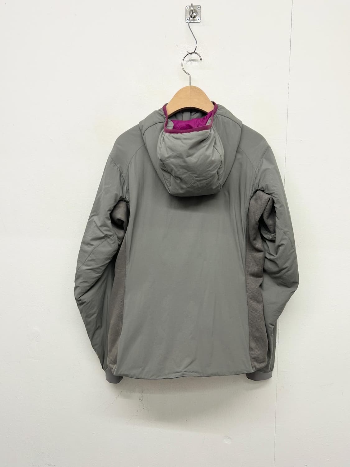 아크테릭스 후드 자켓 그레이  상품이미지4