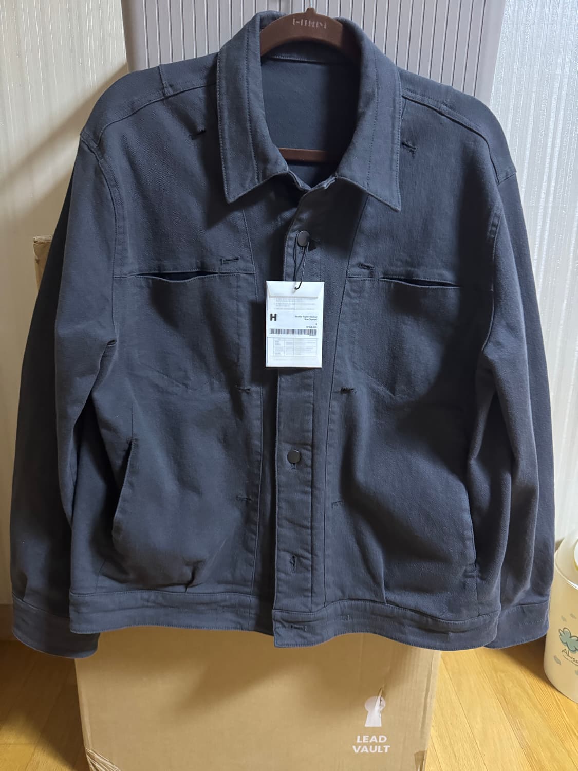 해칭룸 리버스 트러커 자켓 차콜 3사이즈 팝니다 상품이미지3