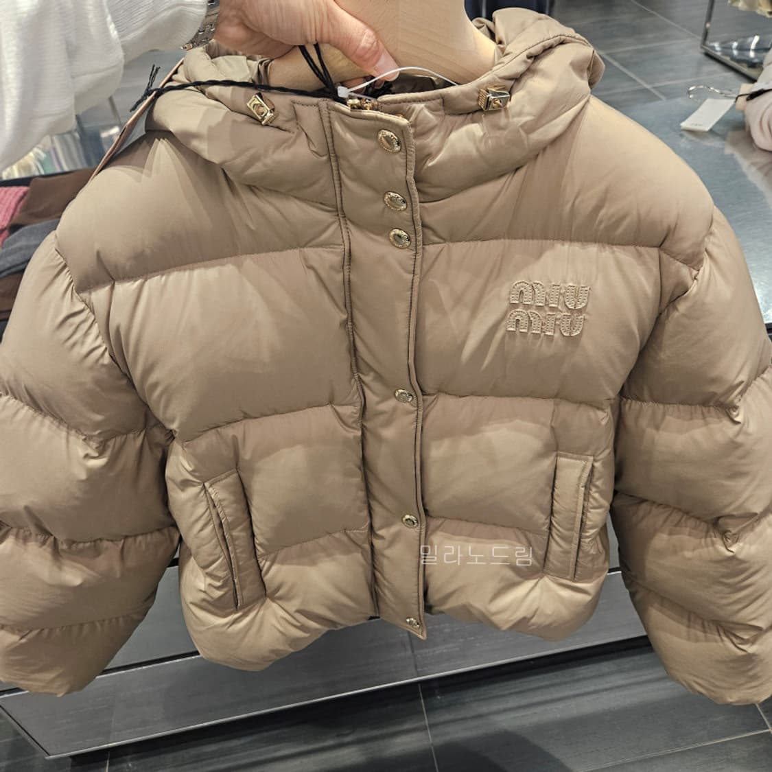[38] 미우미우 베이지 패딩 ML1073 OOO 15MJ F0065 상품이미지5