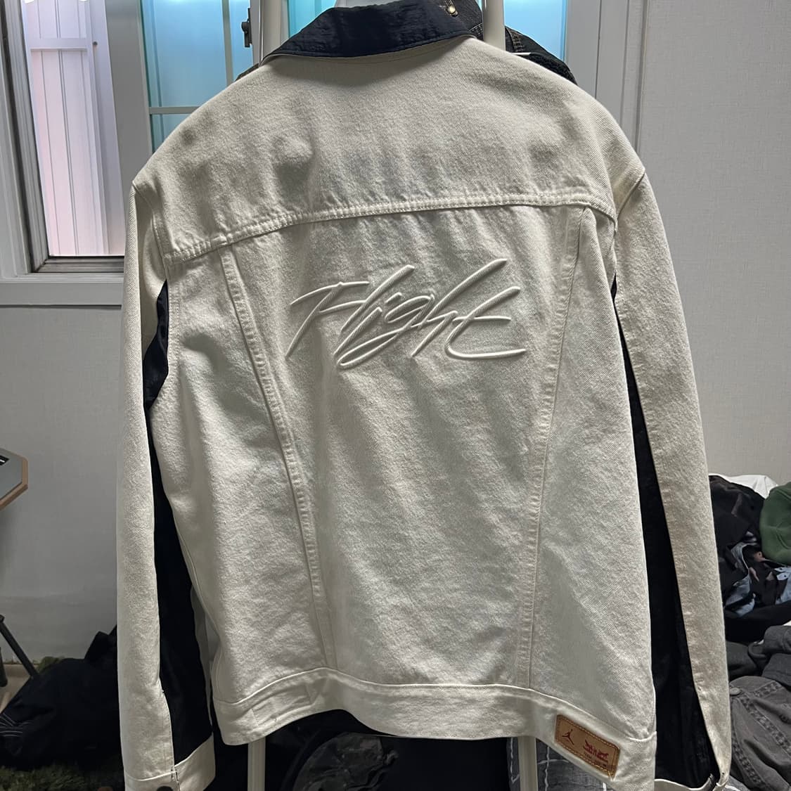 조던 x 리바이스 리버시블 트러커 자켓 화이트 블랙 상품이미지2