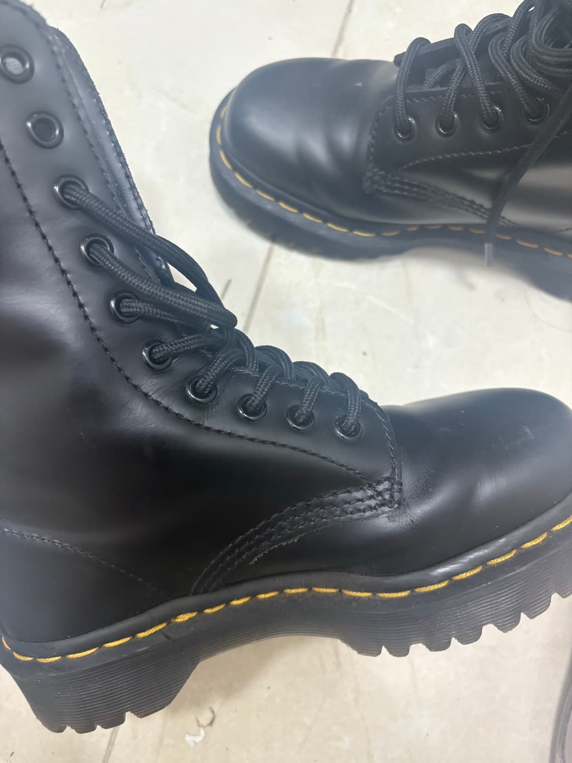닥터마틴 1490 벡스 230 10홀 상품이미지5