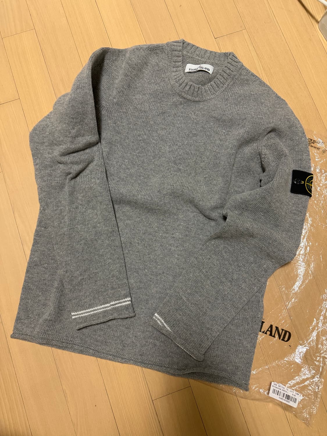 (실착1회 ) 스톤아일랜드 니트 상품이미지1