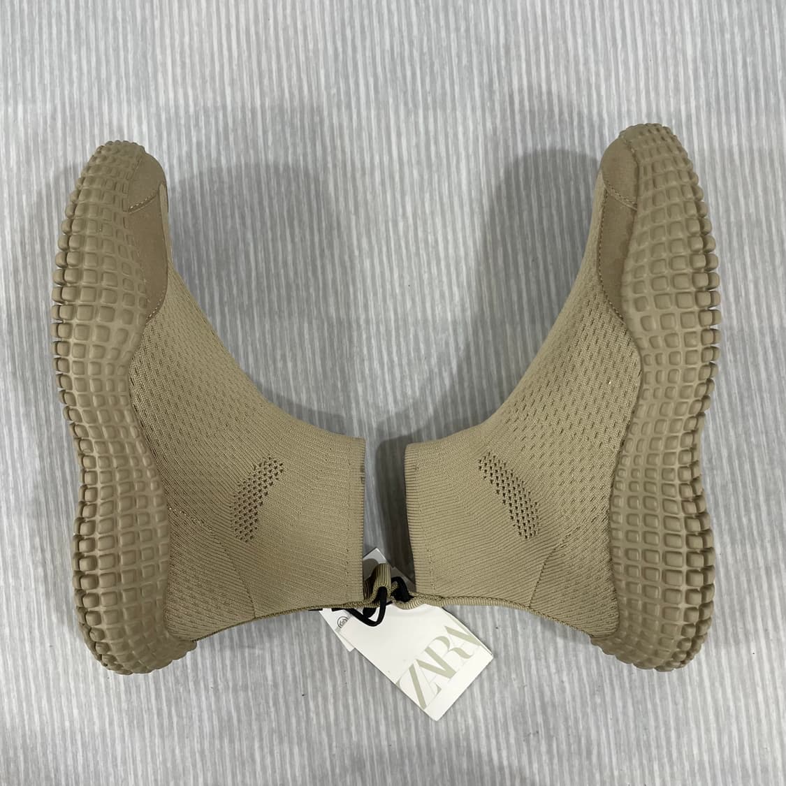 703) ZARA 자라 삭스 스니커즈 230mmm 상품이미지6