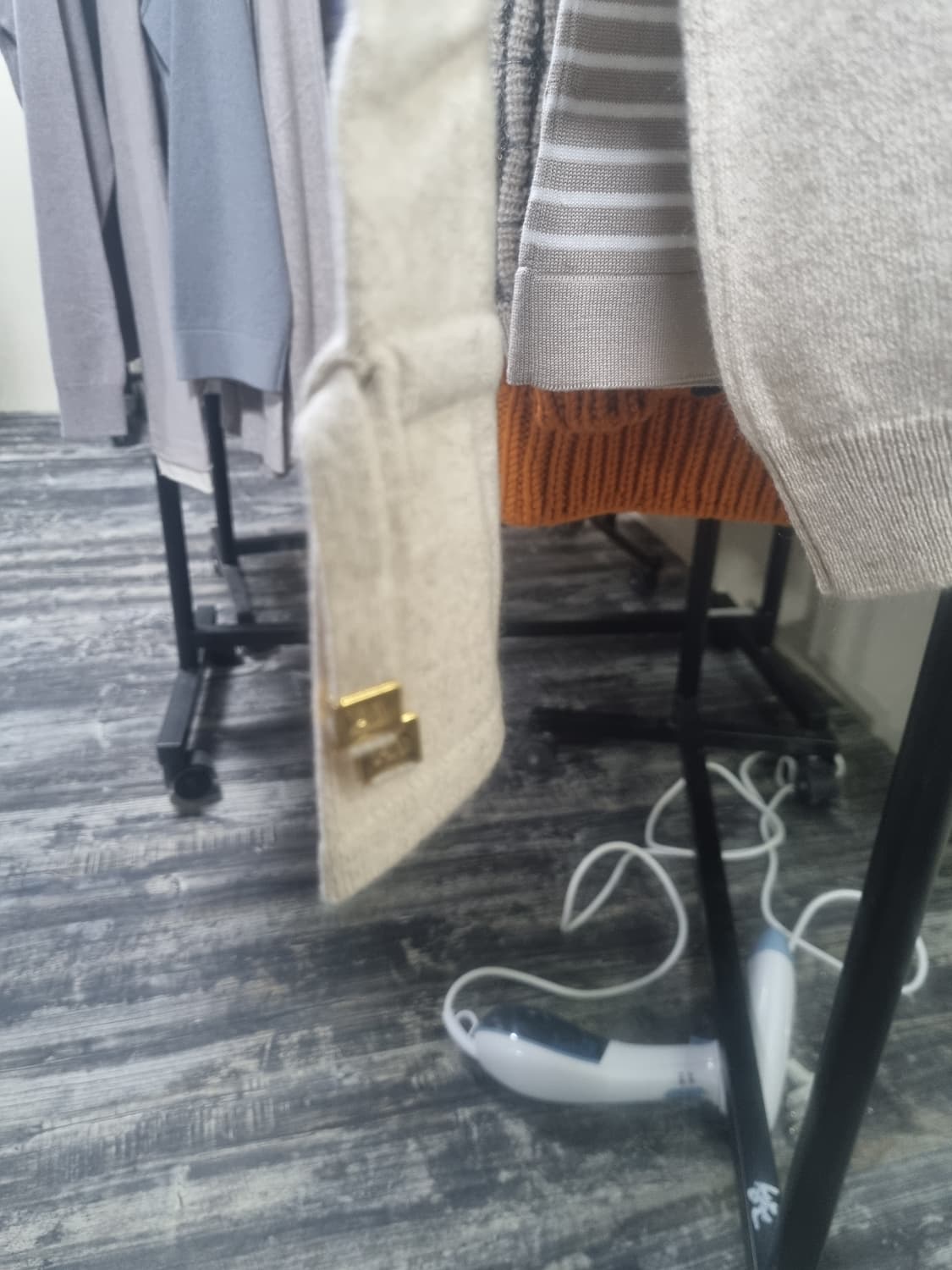 새제품 이태리명품 안드레모리스 베이지 니트 100%캐시미어 상품이미지2