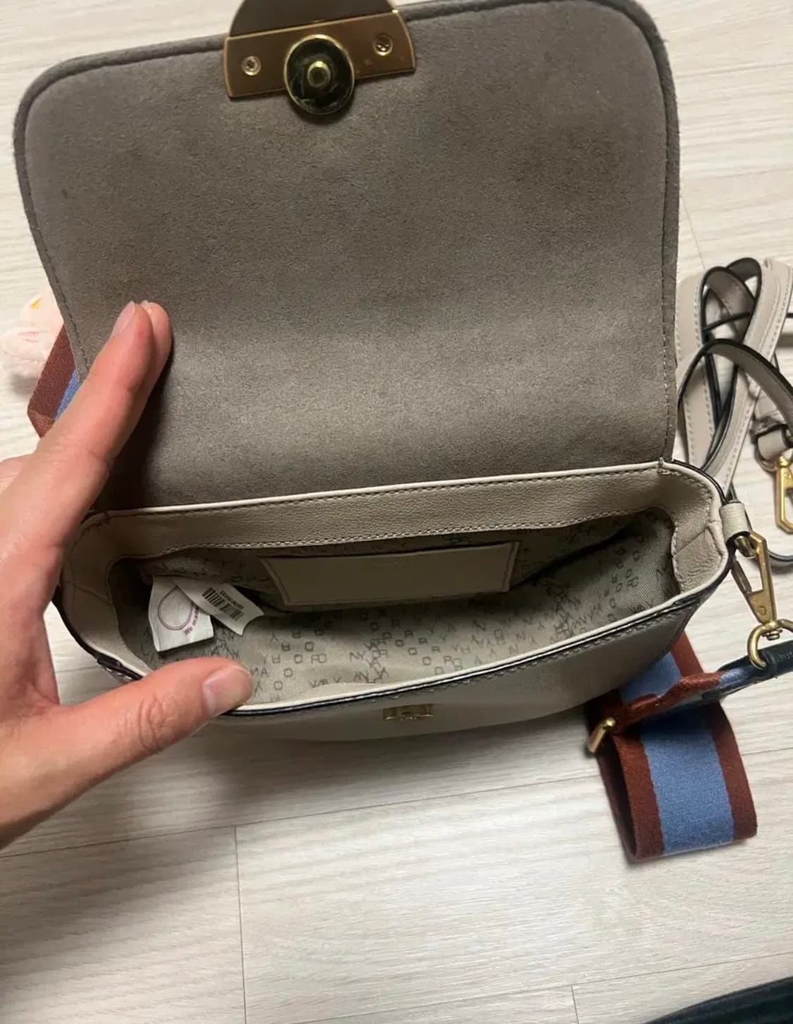 오야니 로티 새들 크로스바디 백 상품이미지5