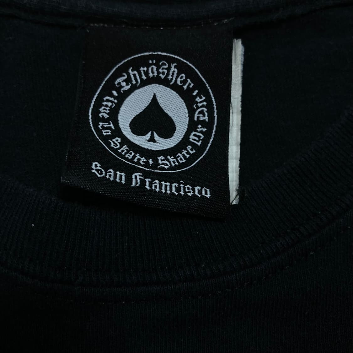 트래셔 스펠아웃 빅로고 블랙 반팔티 상품이미지3