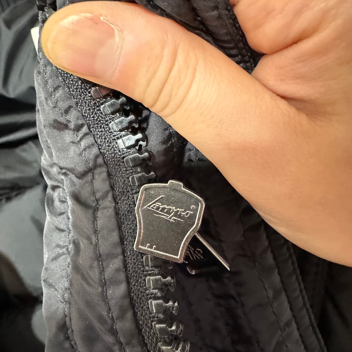 몽클레어 우먼스 버질 주보토 다운 패딩 (XS)   상품이미지6