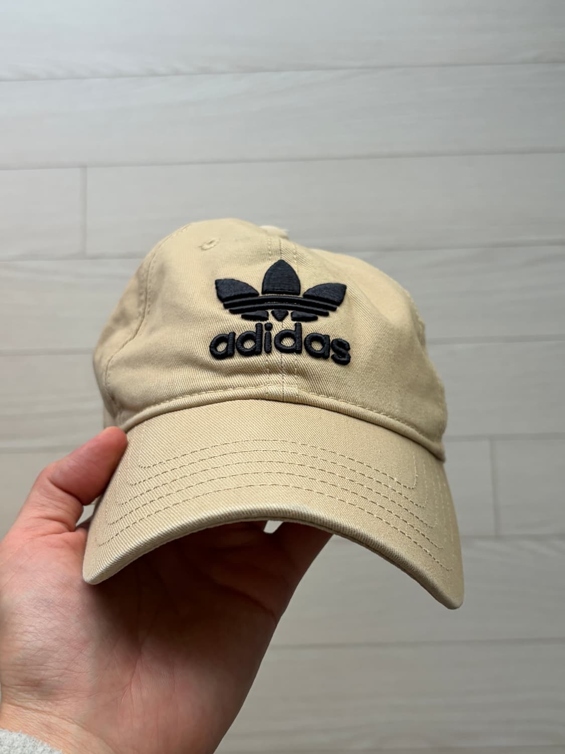 아디다스 오리지널 삼선 베이지 볼캡 상품이미지1
