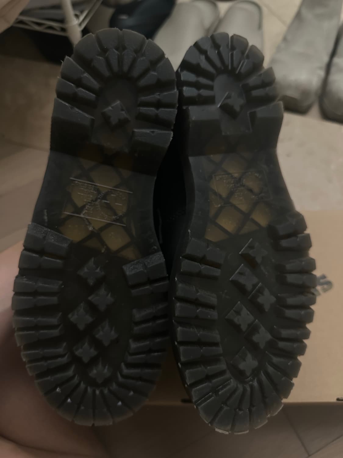 Dr. Martens 안드리안 벡스 스무스 레더 테슬 로퍼 블랙 상품이미지6