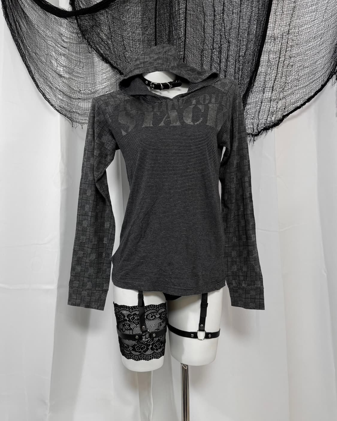 lettering hood t-shirt 상품이미지1