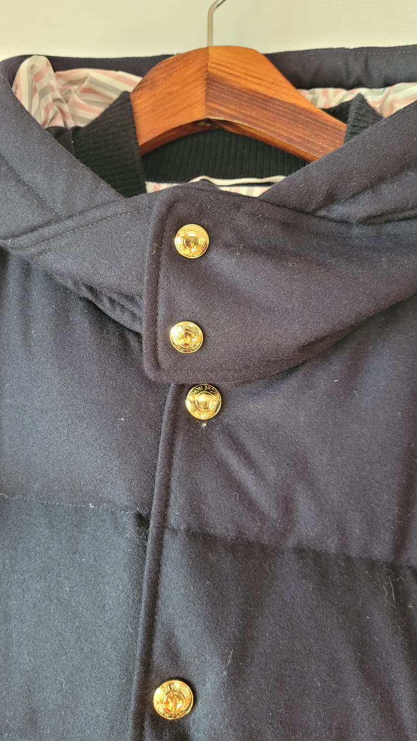 정품 톰브라운 울/캐시미어 금장 패딩 네이비 *유일매물 상품이미지3