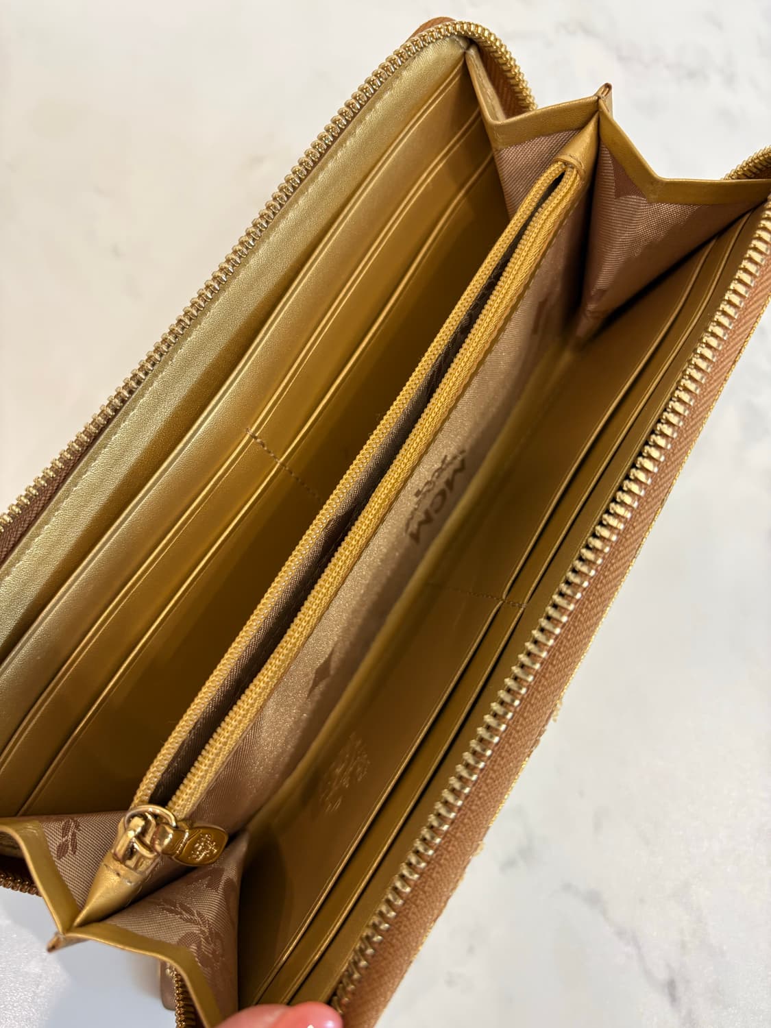 mcm gold wallet 상품이미지6