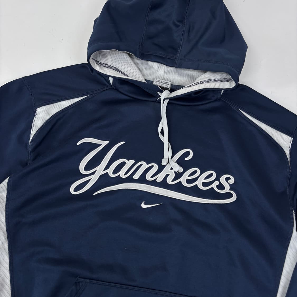 나이키 X 양키즈 써마핏 후드티  상품이미지2