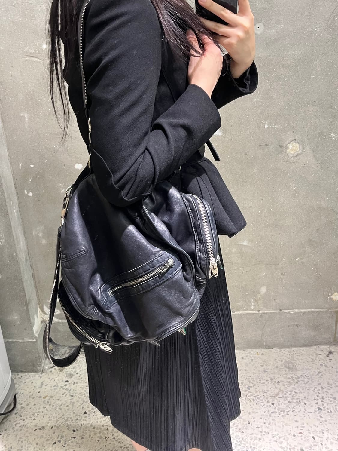 Alexanderwang 알렉산더왕 블랙 레더백 상품이미지1
