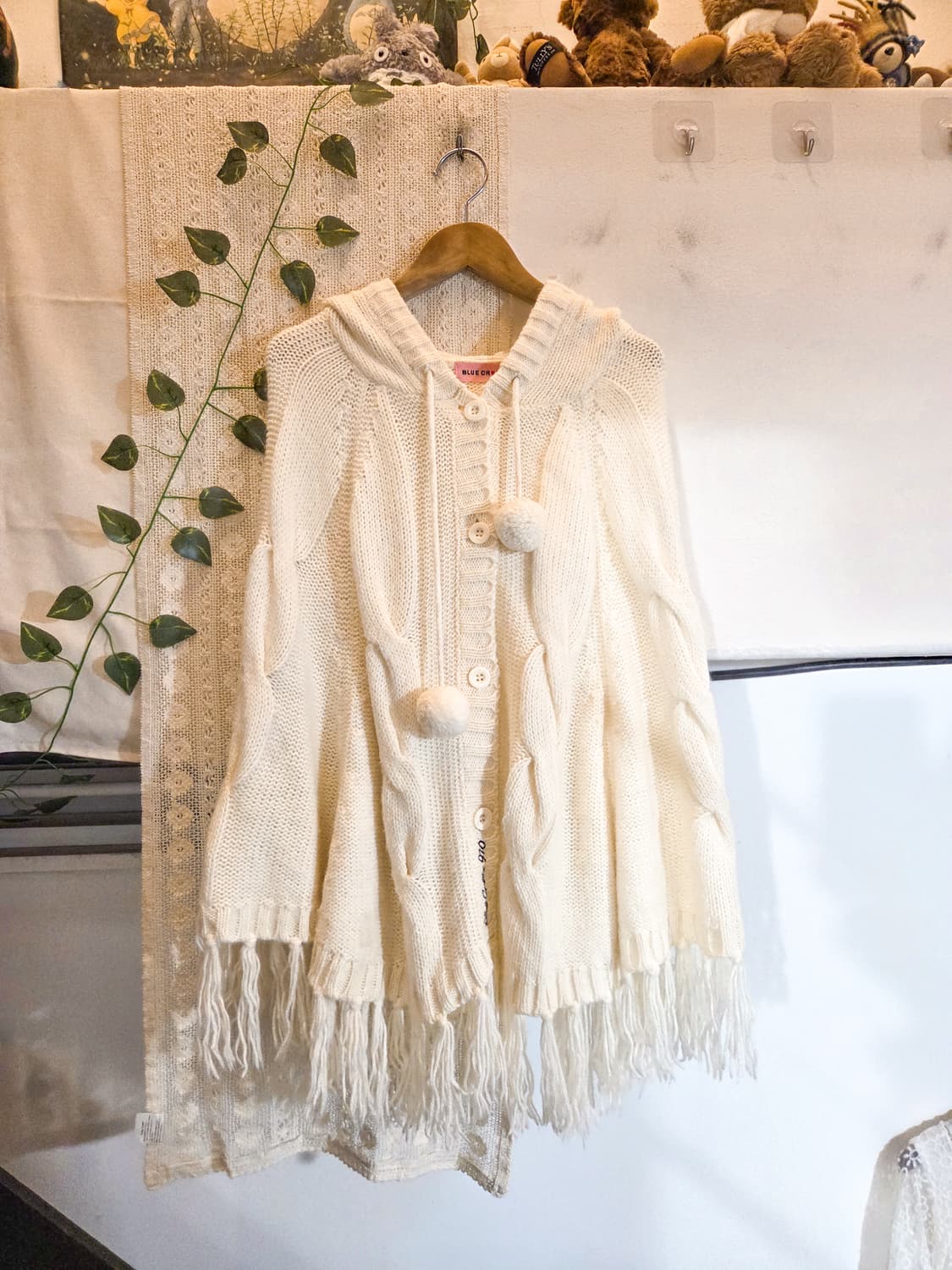 폼폼 케이프 울 가디건 상품이미지1