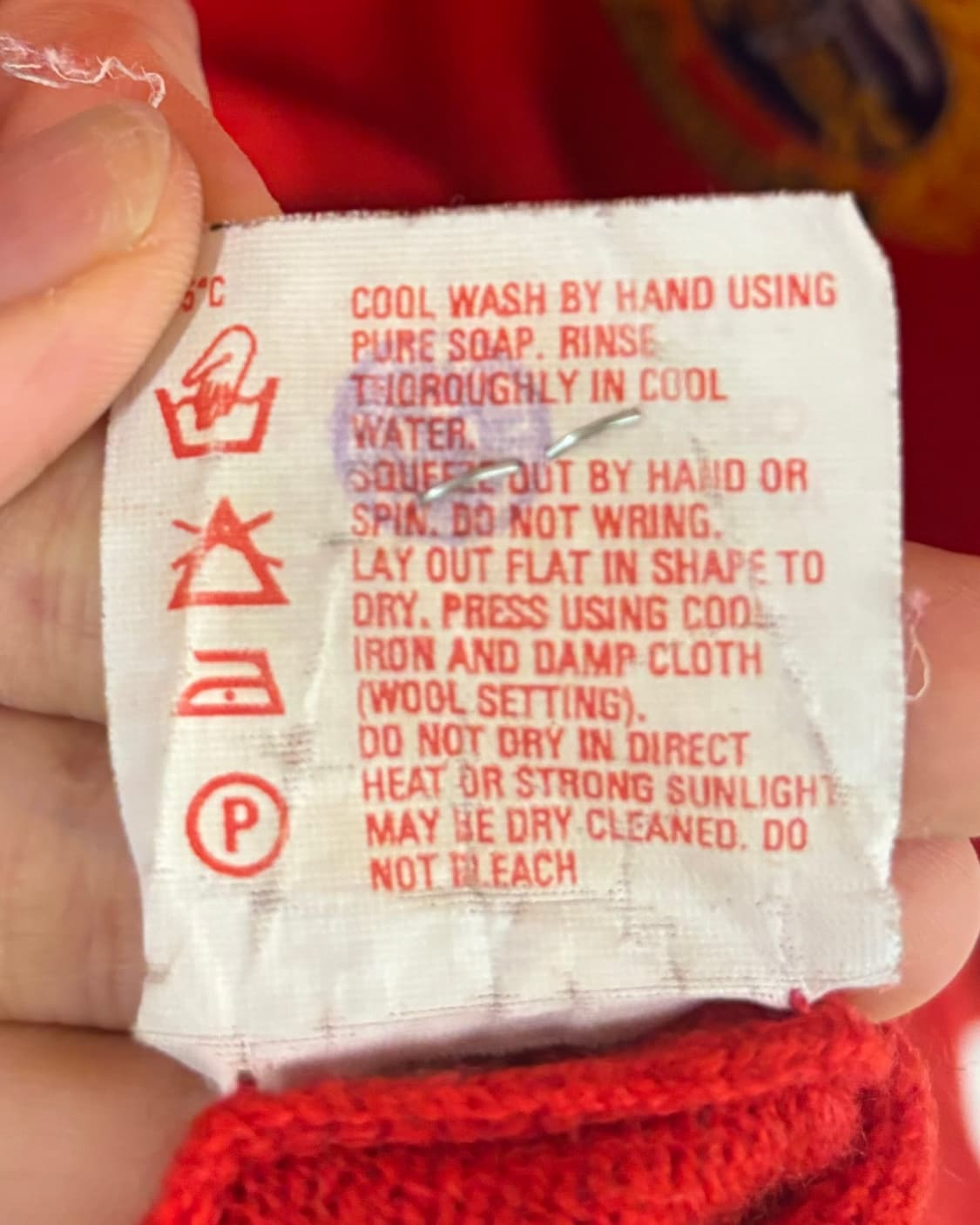 버버리 월계수 레드 브이넥 니트 상품이미지8