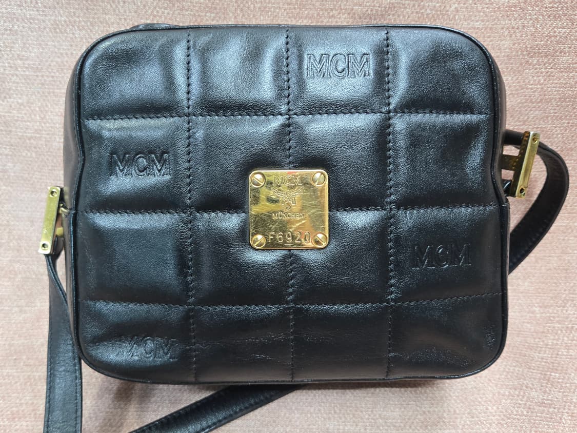 MCM 블랙 퀼팅 크로스백 가방 상품이미지1