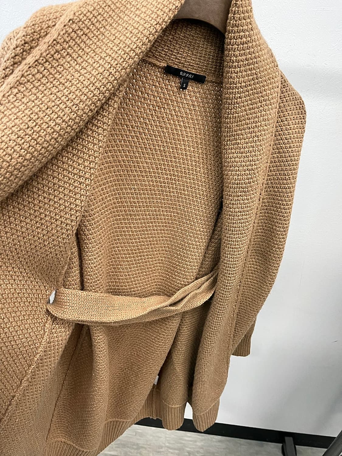 여) 구찌 카멜 와플 벨트가디건  상품이미지6