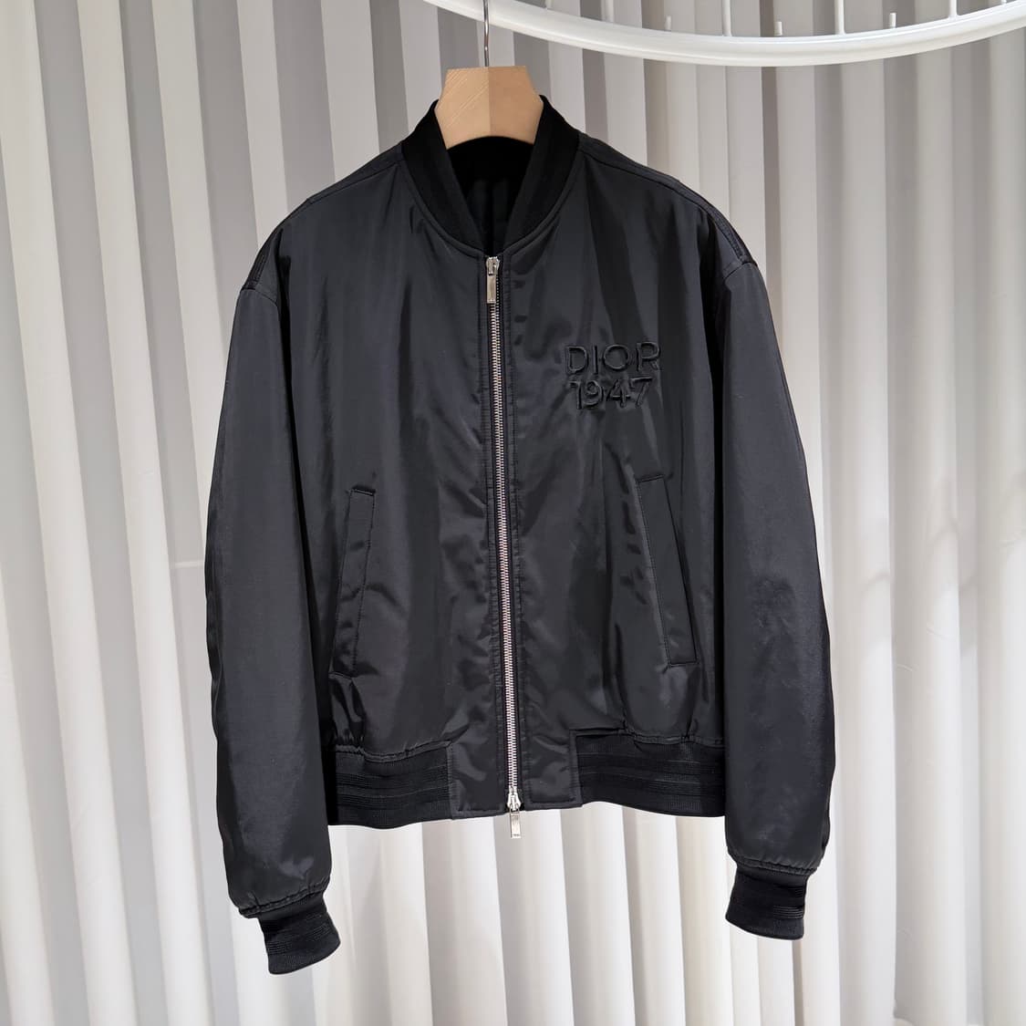 (S+/50) / 디올 엠브로이더 로고 블랙 봄버 자켓 상품이미지3