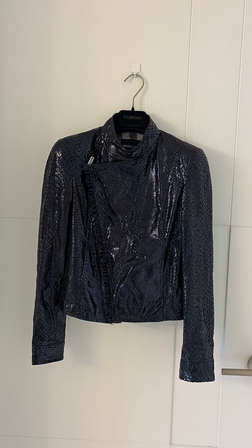 엠포리오 아르마니 뱀피무냥 러플자켓 44,55 정품 상품이미지1