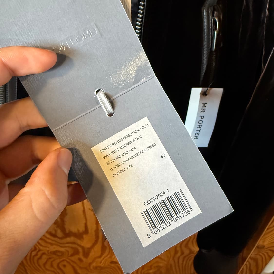 새상품) 톰포드 2024 f/w 시퀸 벨벳 카프레더 보머 자켓 상품이미지4