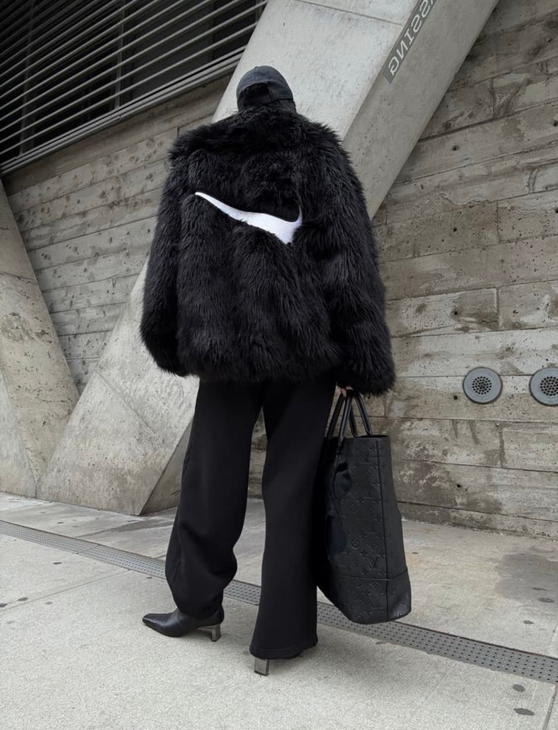 나이키 x 앰부쉬 리버시블 퍼 자켓 m 상품이미지1