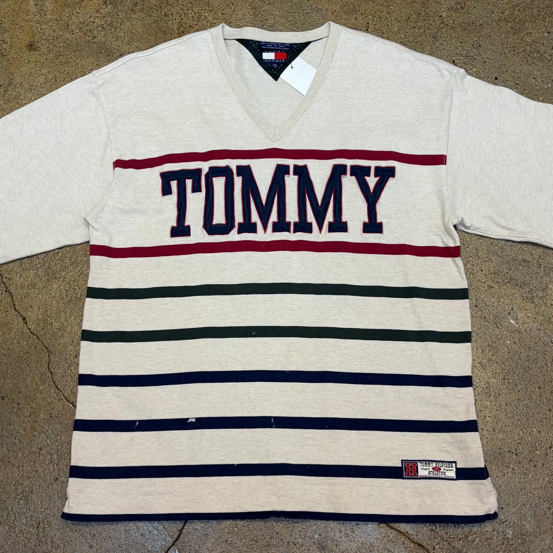 90s 미국 빈티지 타미힐피거 올드스쿨 빅로고 브이넥 롱슬리브 상품이미지2