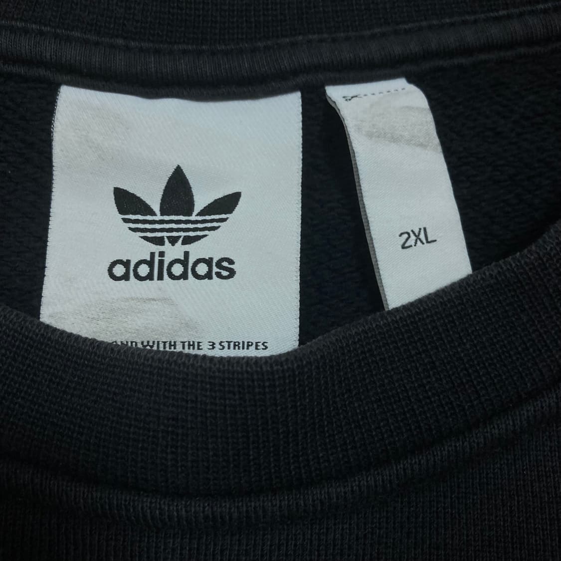 아디다스 오리지날 자수 로고 블랙 맨투맨 상품이미지5