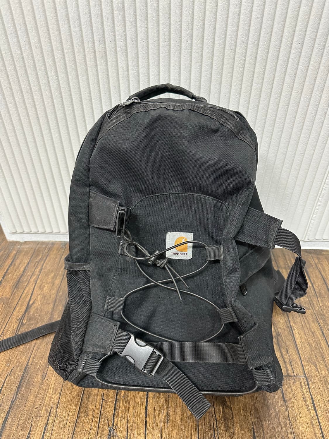 칼하트 킥플립 백팩 블랙 상품이미지1