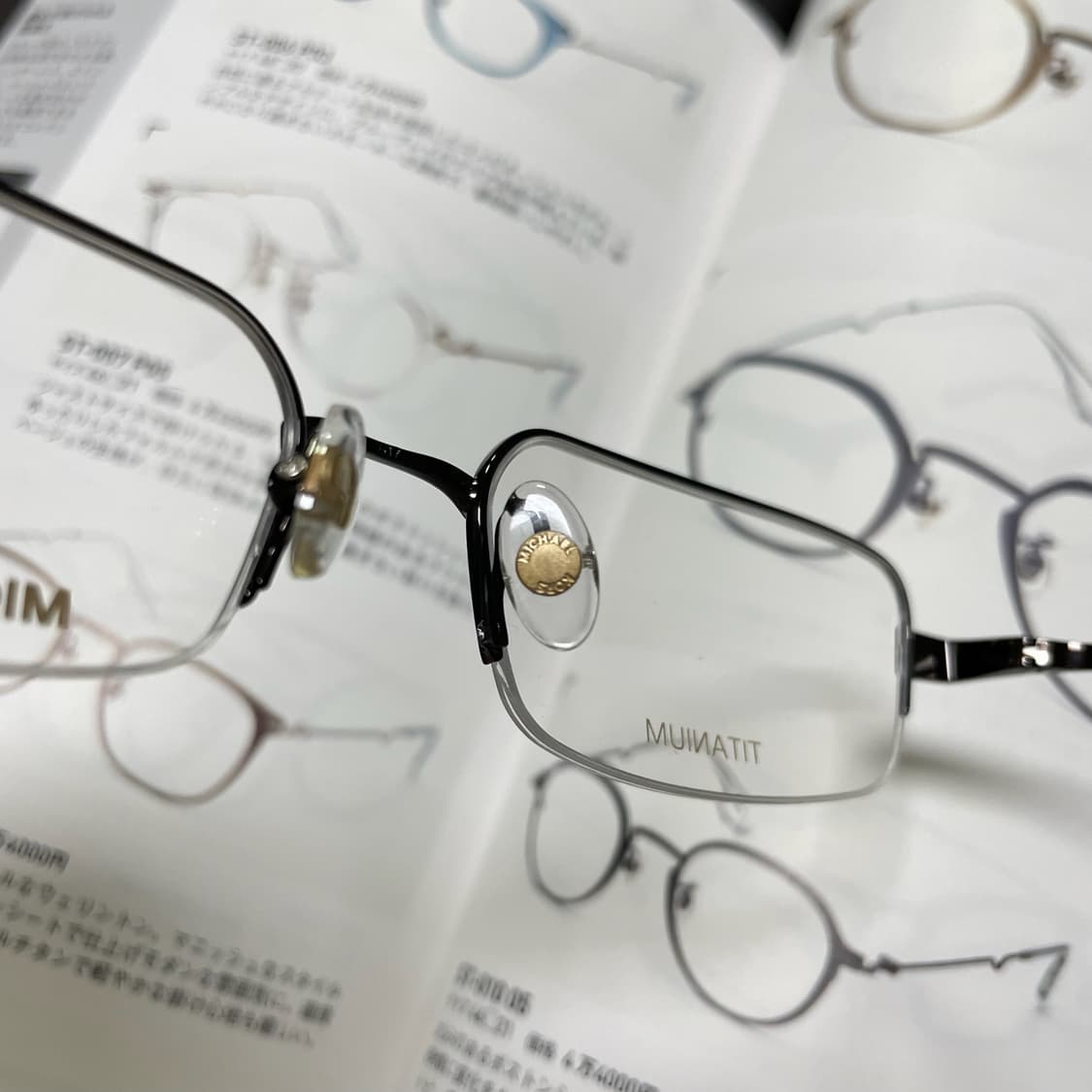 Michael Kors 마이클코어스 반무테 티타늄 안경 상품이미지9