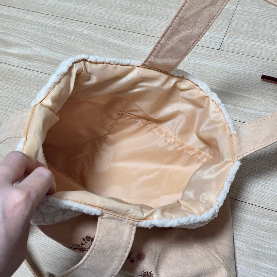 엑시즈팜 일본빈티지)고전 핑크베이지 퍼 로맨틱 로즈 나비열쇠펜던트 가방 상품이미지5