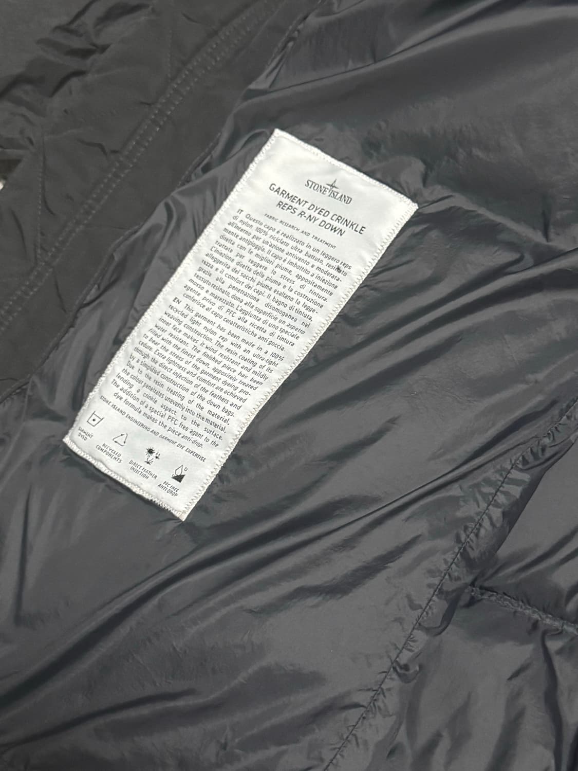 스톤아일랜드 크링클랩스 24fw XL 블랙 상품이미지9