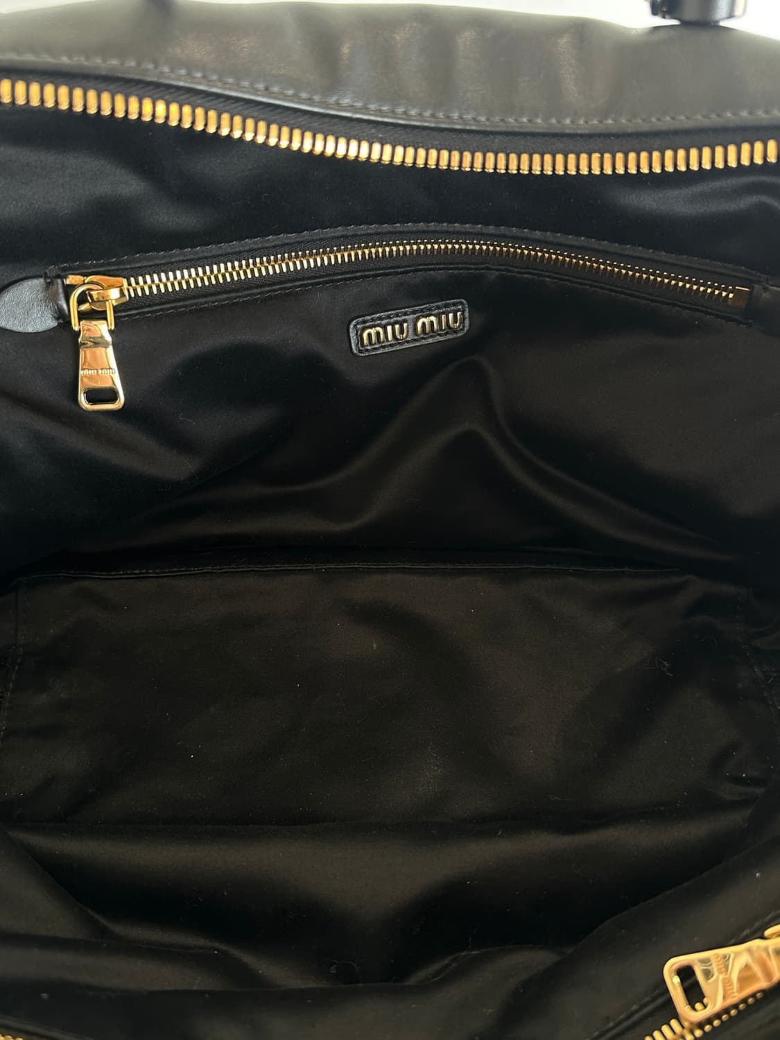 미우미우 가죽 탑 핸들 보백 상품이미지8