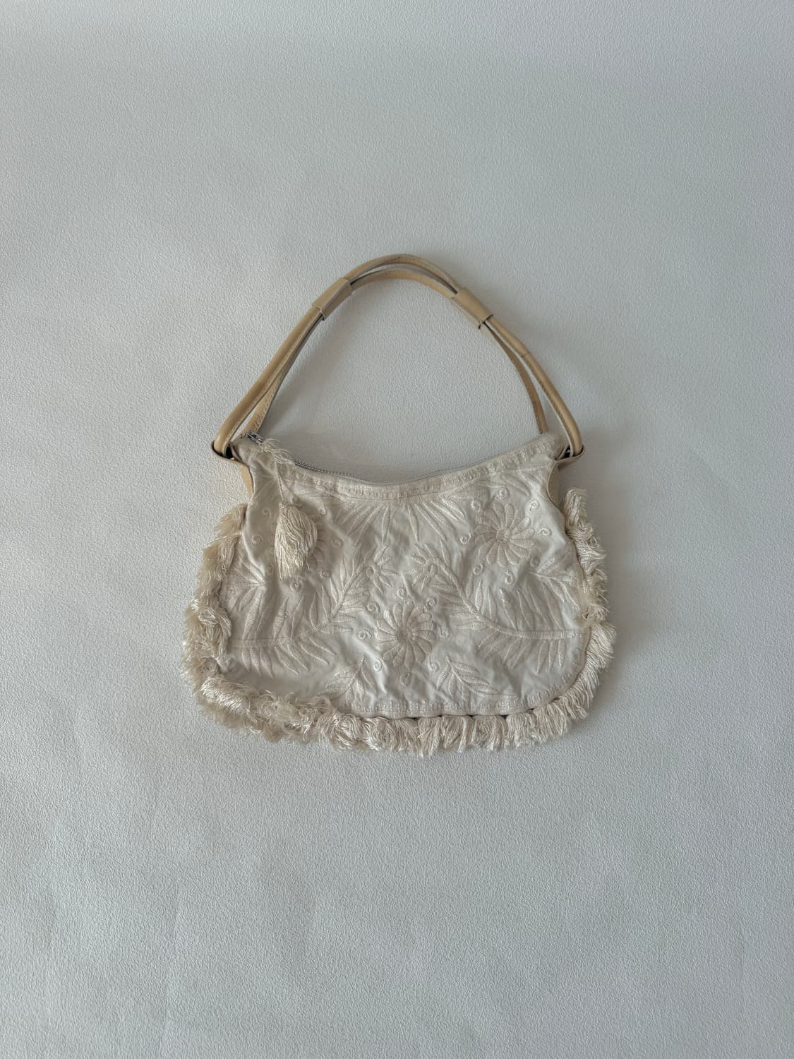 FRENCH CONNECTION 자수 숄더백(레더핸들) 상품이미지2