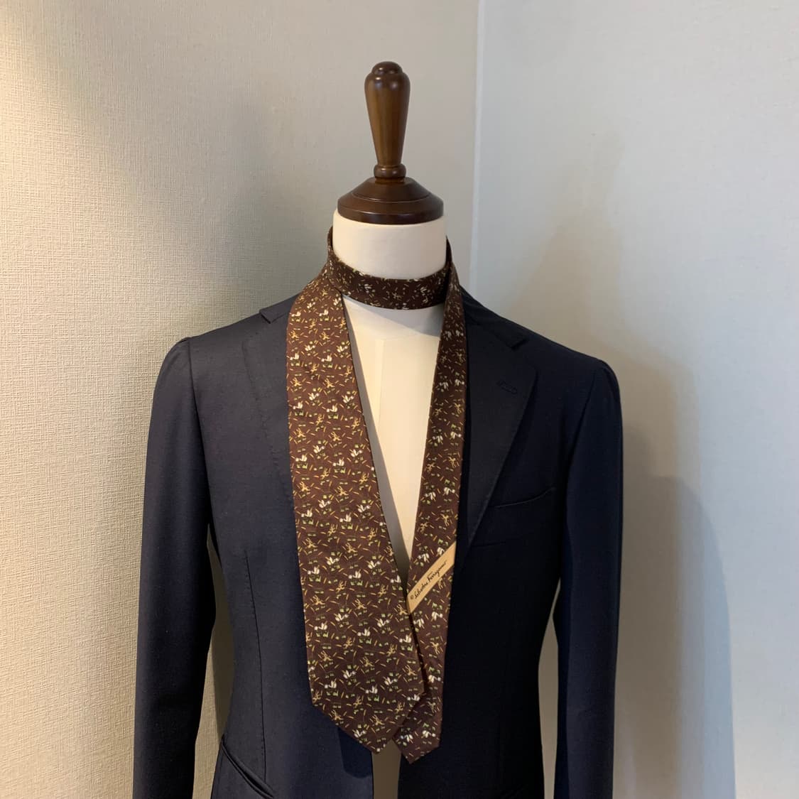 살바토레 페레가모 이태리 100실크 명품넥타이 브라운컬러 A+등급 상품이미지1